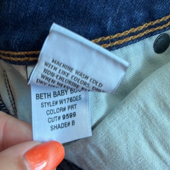 Hudson Jeans Beth Baby Bootcut Medium to Darker Wash Blue Jeans Size 26 - Picture 14 of 14